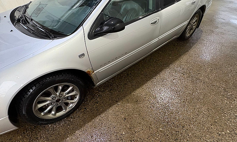 2000 Chrysler 300M...