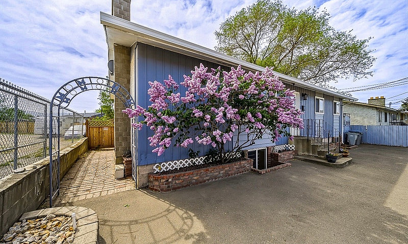 1125 Halston Avenue...