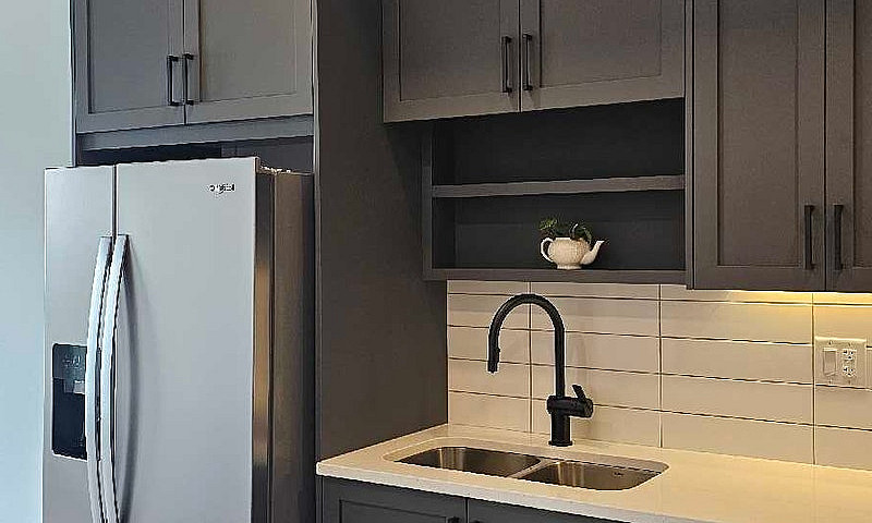 Modern One Bedroom C...