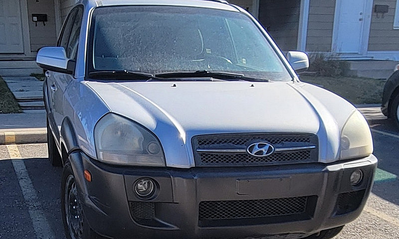 2005 Hyundai Tucson...