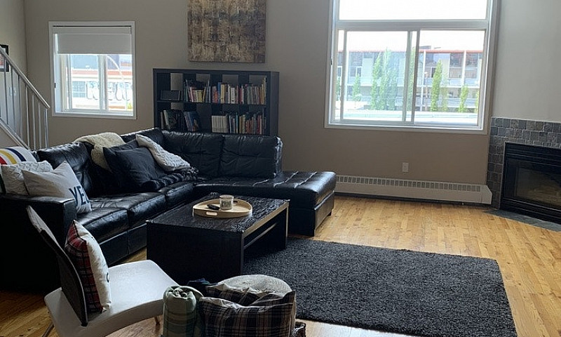 1300 Sq Ft Downtown ...