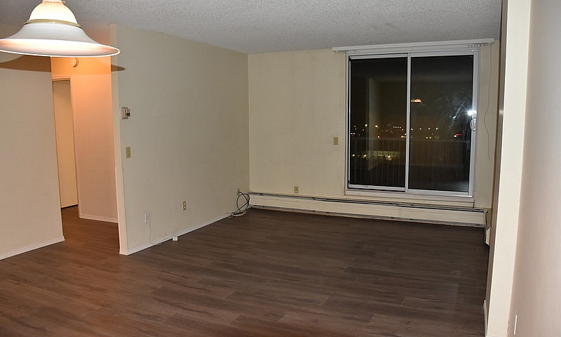 2 Bedrooms Apartment...
