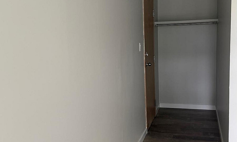 3 Bedrooms Apartment...