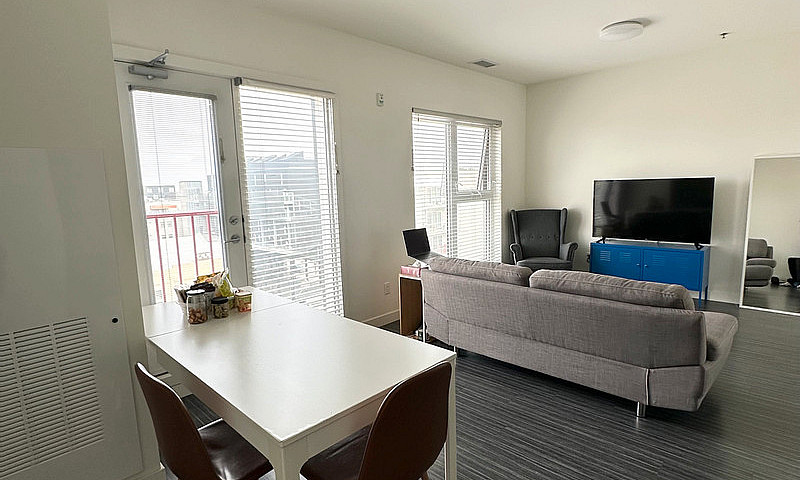 Top Floor 1Br In Exc...
