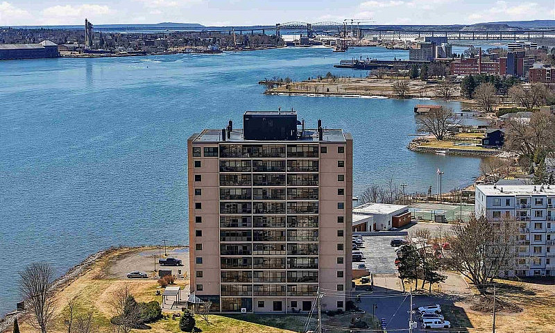 Unit 508, 89 Pine St...