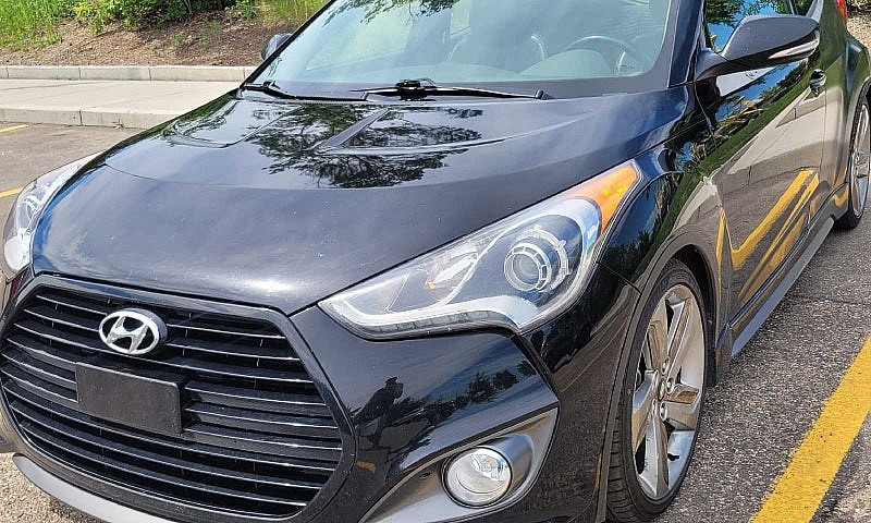 Hyundai Veloster Tur...