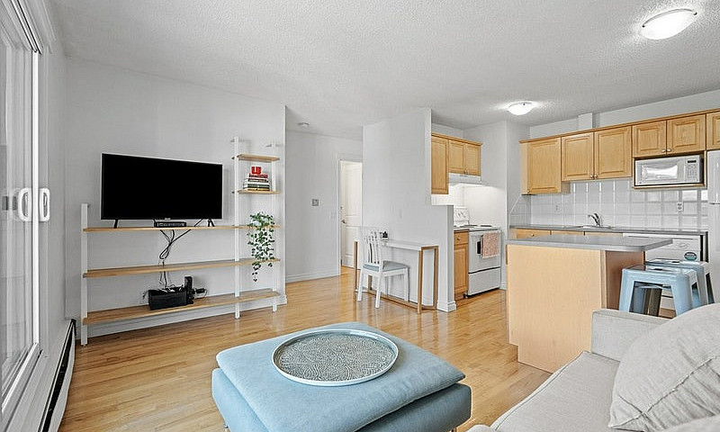 Condo For Sale In Cr...