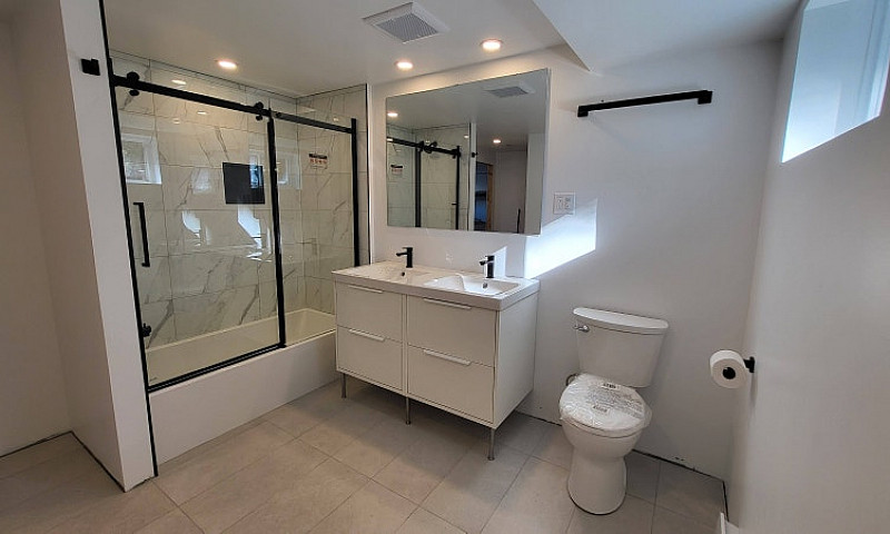 4 1/2 Style Condo Co...