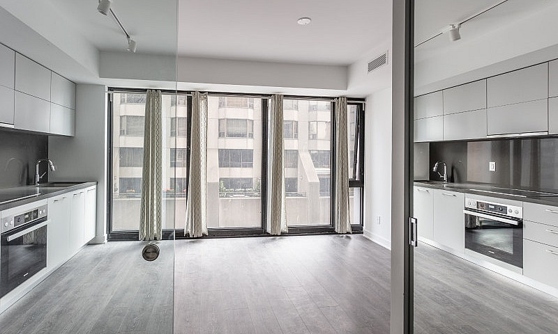 Stunning Condo On Yo...
