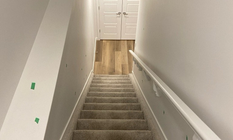 Basement Suite For R...