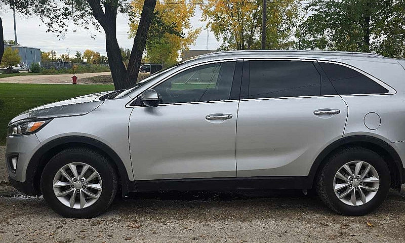 2016 Kia Sorento $7,...