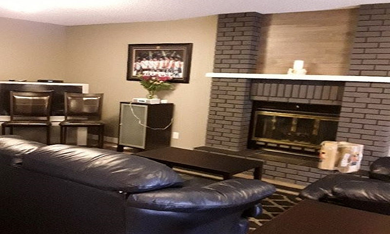 Furnished 2-Level Ba...
