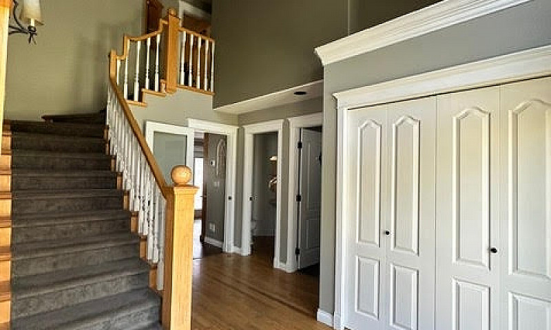 5 Bedrooms, 4 Bathro...