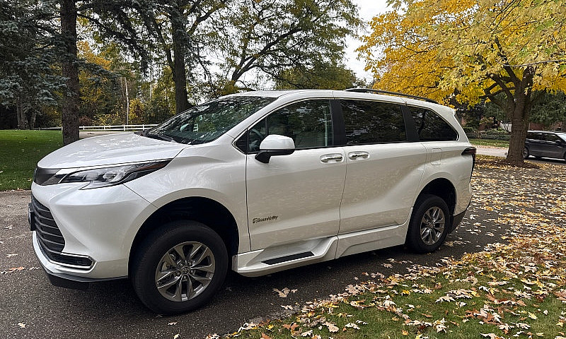 Toyota Sienna Mobili...