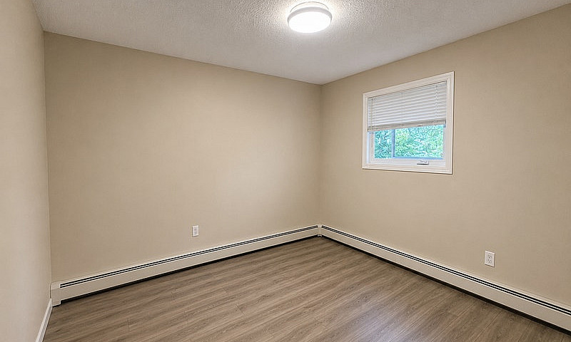 Close To U Of L, 2Br...