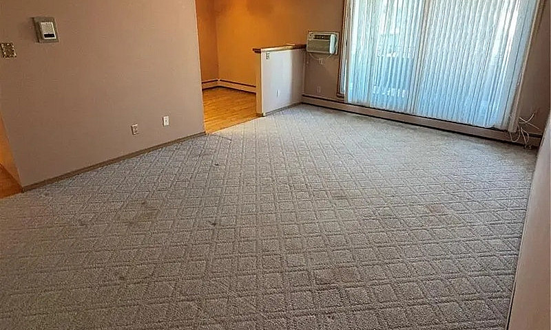 Spacious Top-Floor C...