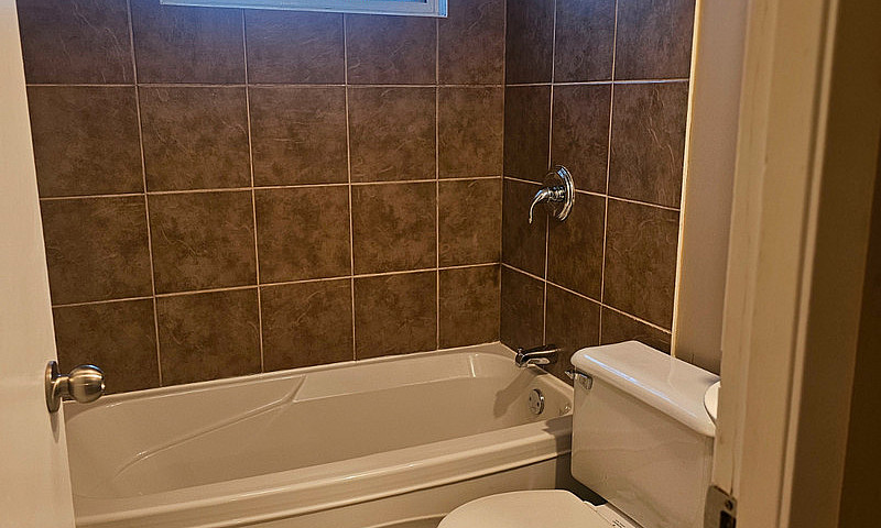 1 Bedroom Basement S...