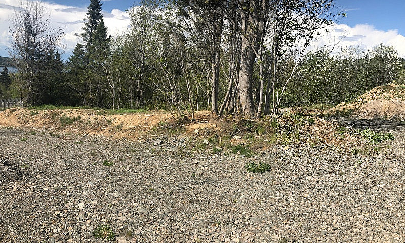 2.74 Acres 5 Mins Aw...