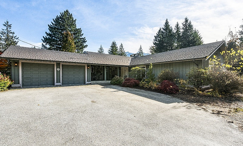 10.53 Acre Multi-Hom...