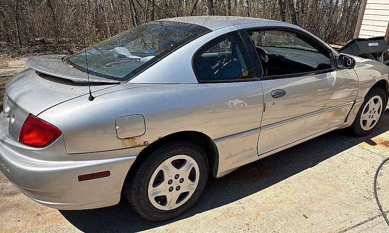 2005 Pontiac Sunfire...