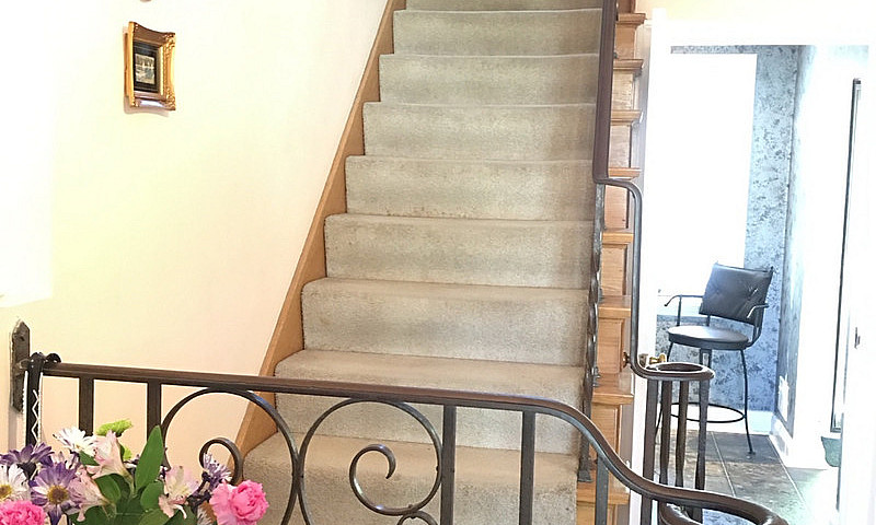 Beautiful 4 Bed, 2 F...