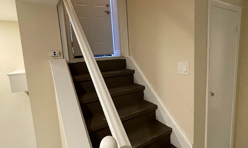 Renovated 2 Bedroom ...