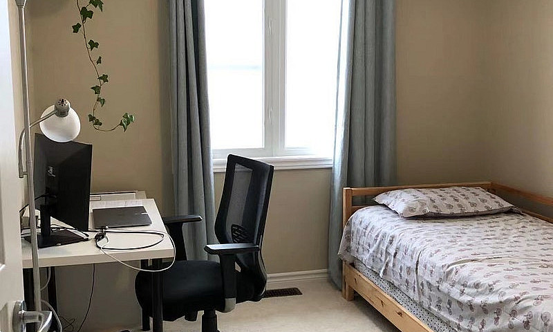 3-Bedroom End-Unit T...