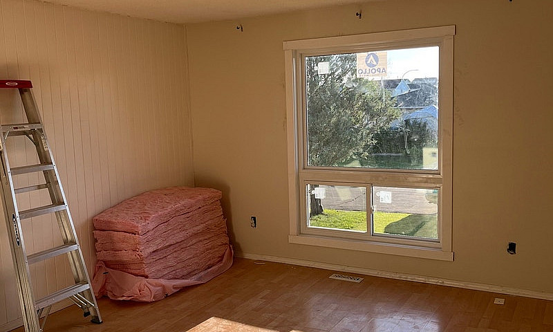 Main Floor Unit 2 Be...
