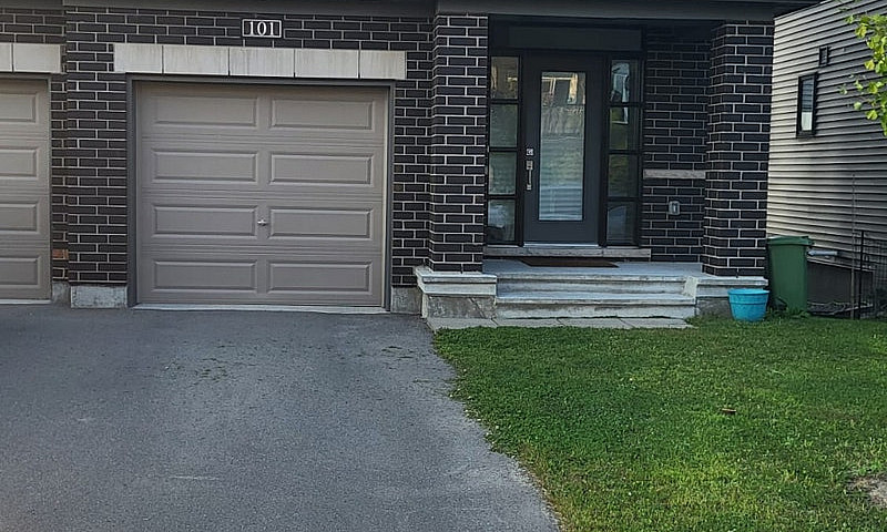 3 Bedroom End Unit T...