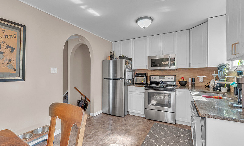 3 Beds 2  Bath, Deta...