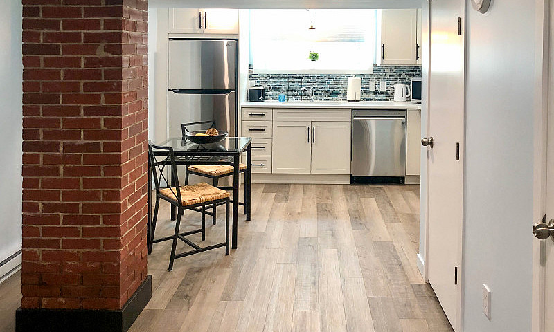 Basement Suite For R...