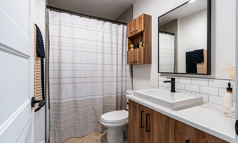 3 ½ For Rent / A Lou...