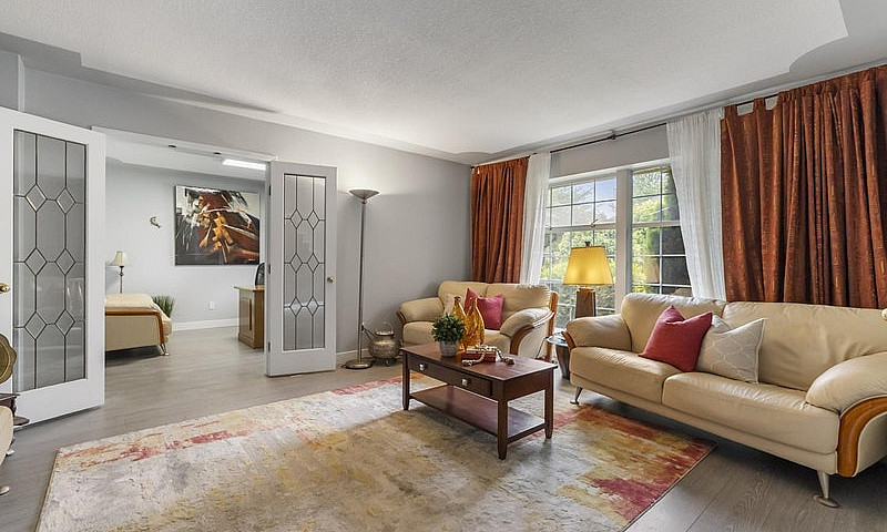 Luxury Fully Furnish...