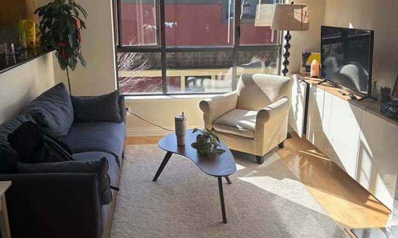Private Bedroom In A...