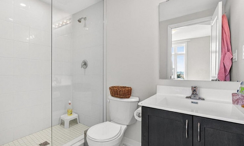 Bright 2 Bed 2 Bath ...