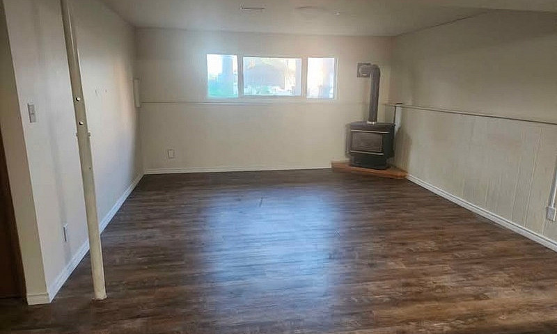 2 Bedroom Basement/B...