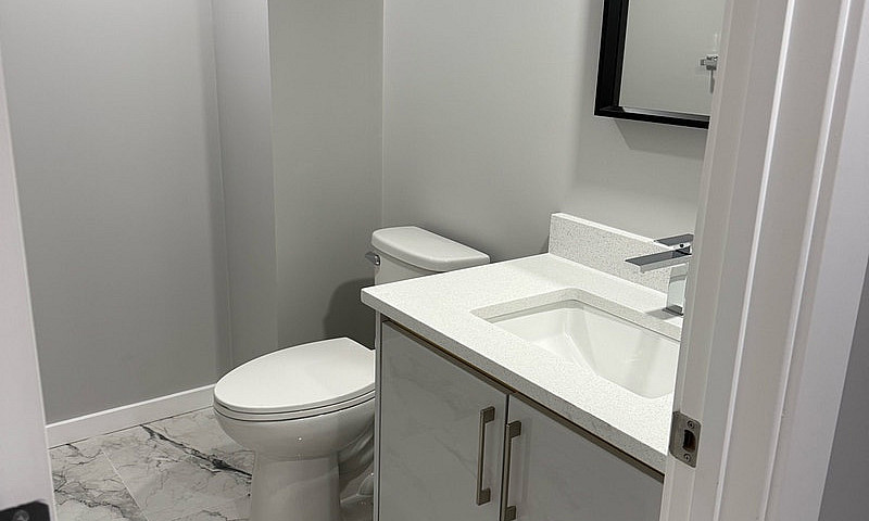 2 Bedrooms 2 Bathroo...