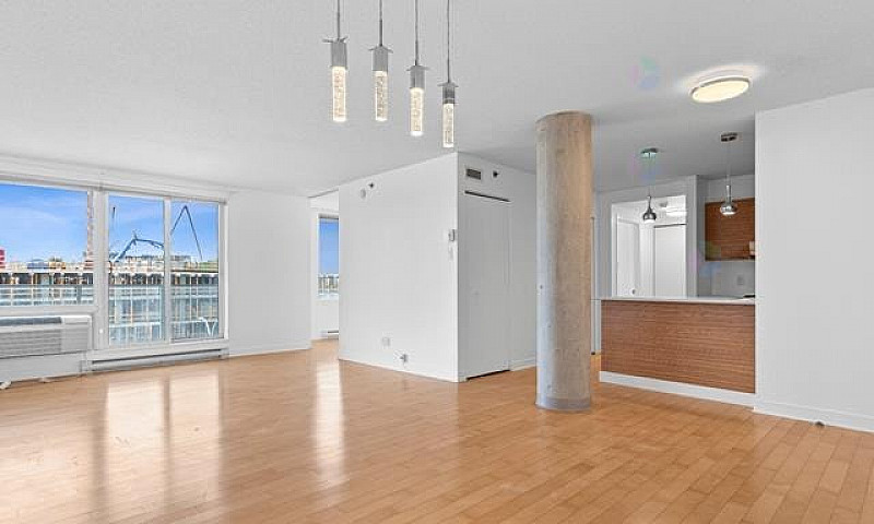 Amazing Superb Condo...