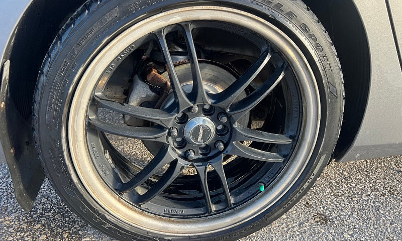 Hyundai Elantra ...