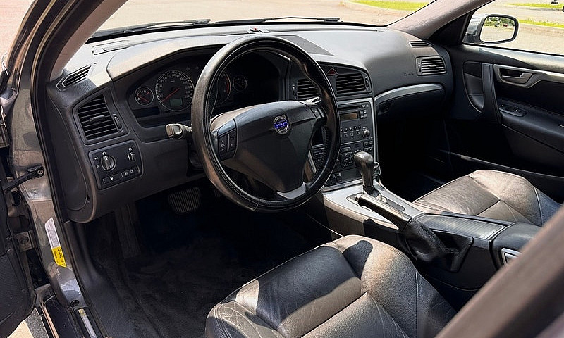 06 Volvo S60...