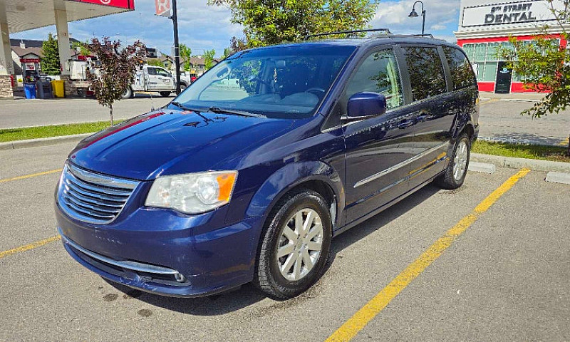 2015 Chrysler Town &...