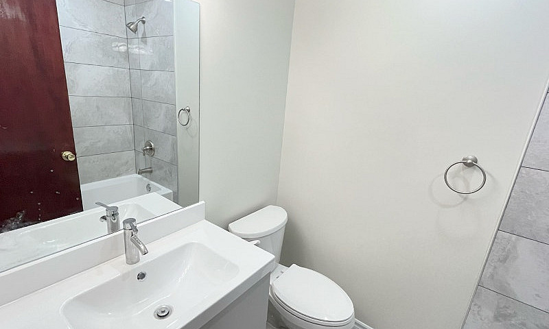 5 Beds 3 Baths House...