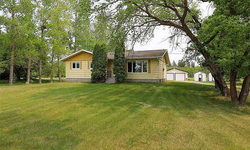 Charming 3 Br Huge L...