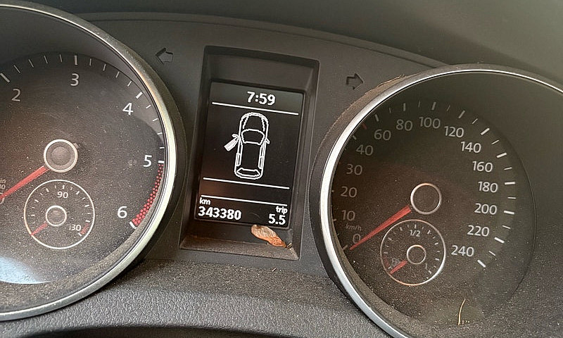 2011 Volkswagen Golf...