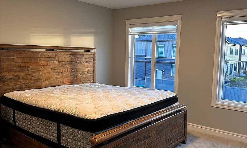 3Bedrooms Plus Den...