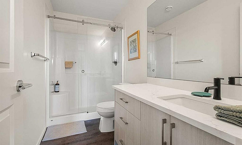 Legacy Encore Condo...