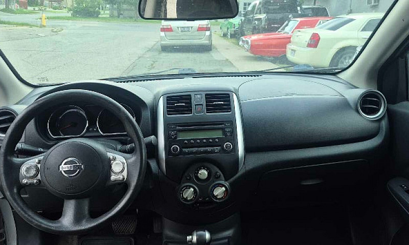 2014 Nissan Versa Sl...