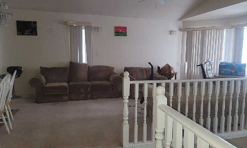 House For Rent In Mi...