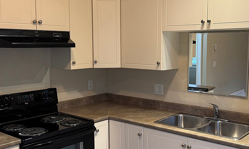 1 Br Coach House In ...