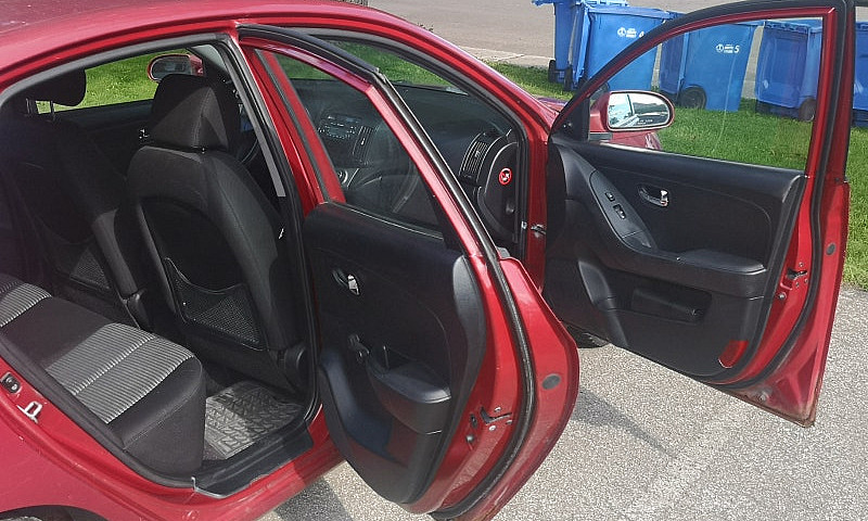 Hyundai Elantra 2010...